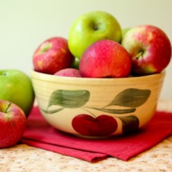Apples+in+antique+bowl1