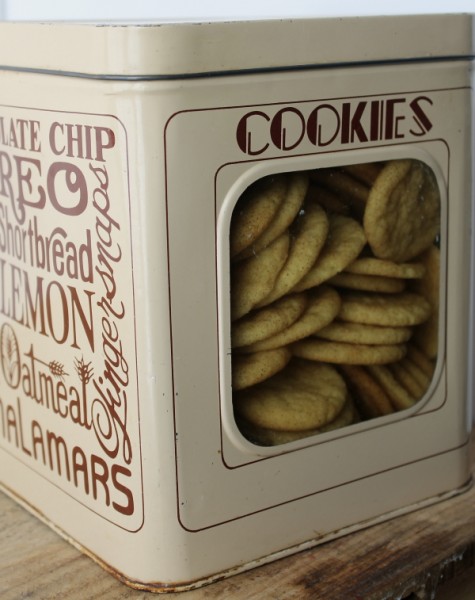 Snickerdoodles in whole cookie tin