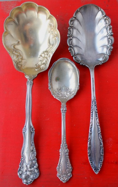 China cabinet serving spoon trio 2