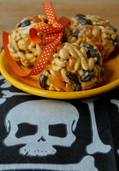 Halloween munch balls