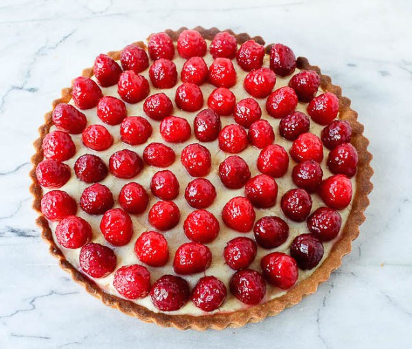 Raspberry tart whole