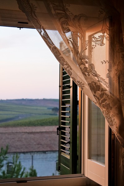 Butera room with curtain