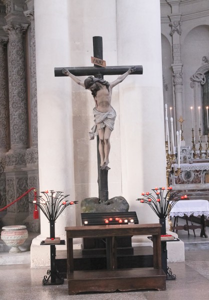 Lecce church crucifix