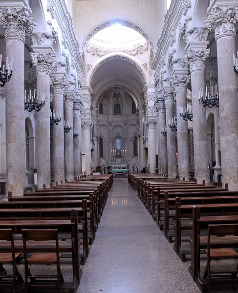 Lecce church interior