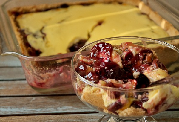 Grape Kuchen pan and bowl