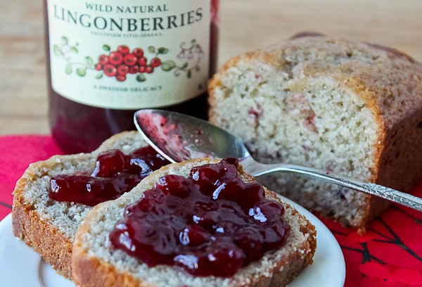 Lingonberry quick bread 4