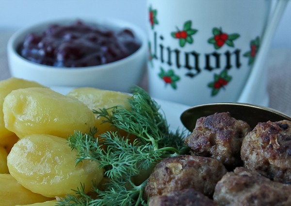 Meatballs potatoes and lingonberry platter