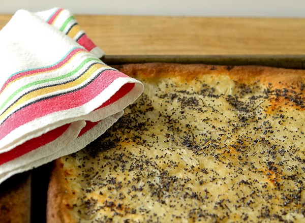 Onion bread with dish towel