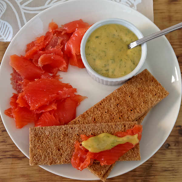 Gravlax with Dill Sauce