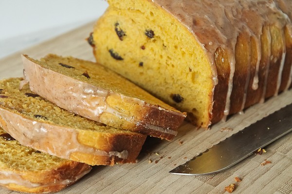 Pumpkin yeast bread whole with slices