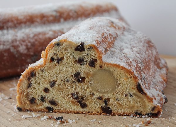 https://theculinarycellar.com/wp-content/uploads/2016/12/Stollen-3-600x432.jpg