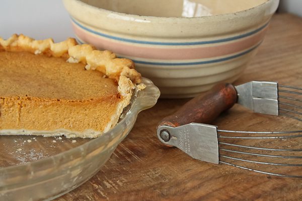 pumpkin-pie-with-old-mixing-bowl-2